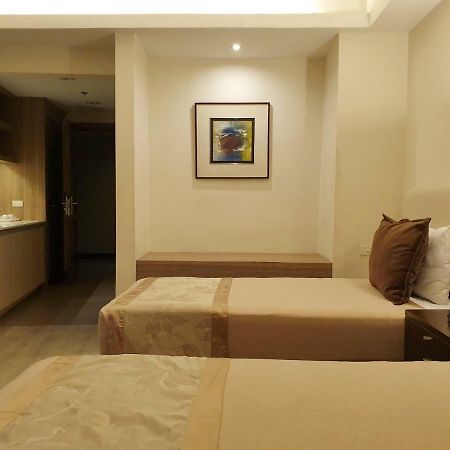 Imperial Palace Suites Кесон-Сіті Екстер'єр фото