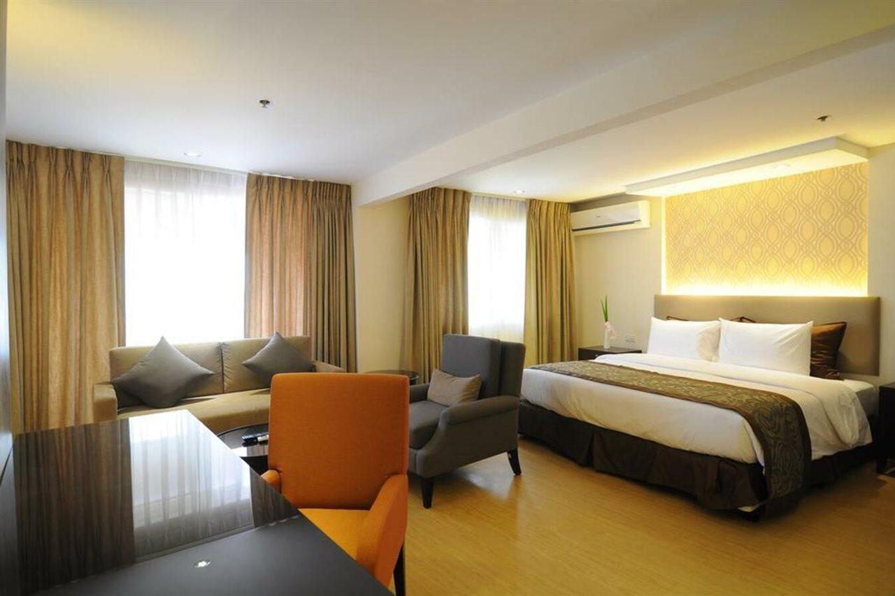 Imperial Palace Suites Кесон-Сіті Екстер'єр фото