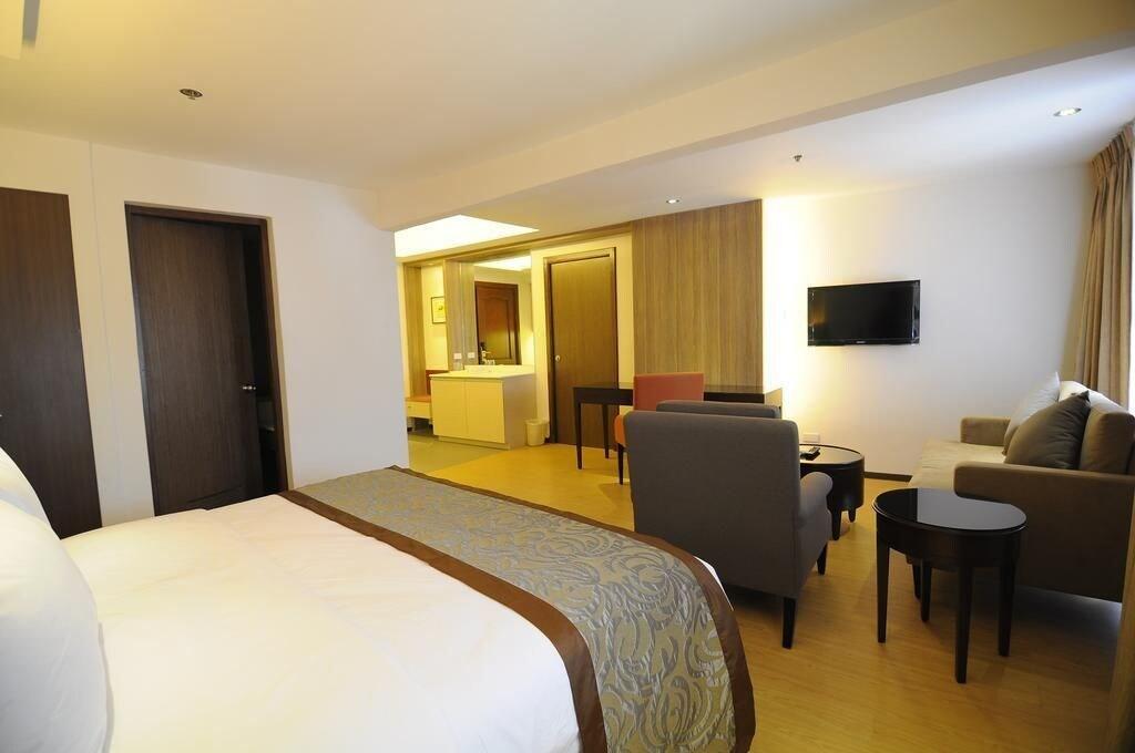 Imperial Palace Suites Кесон-Сіті Екстер'єр фото