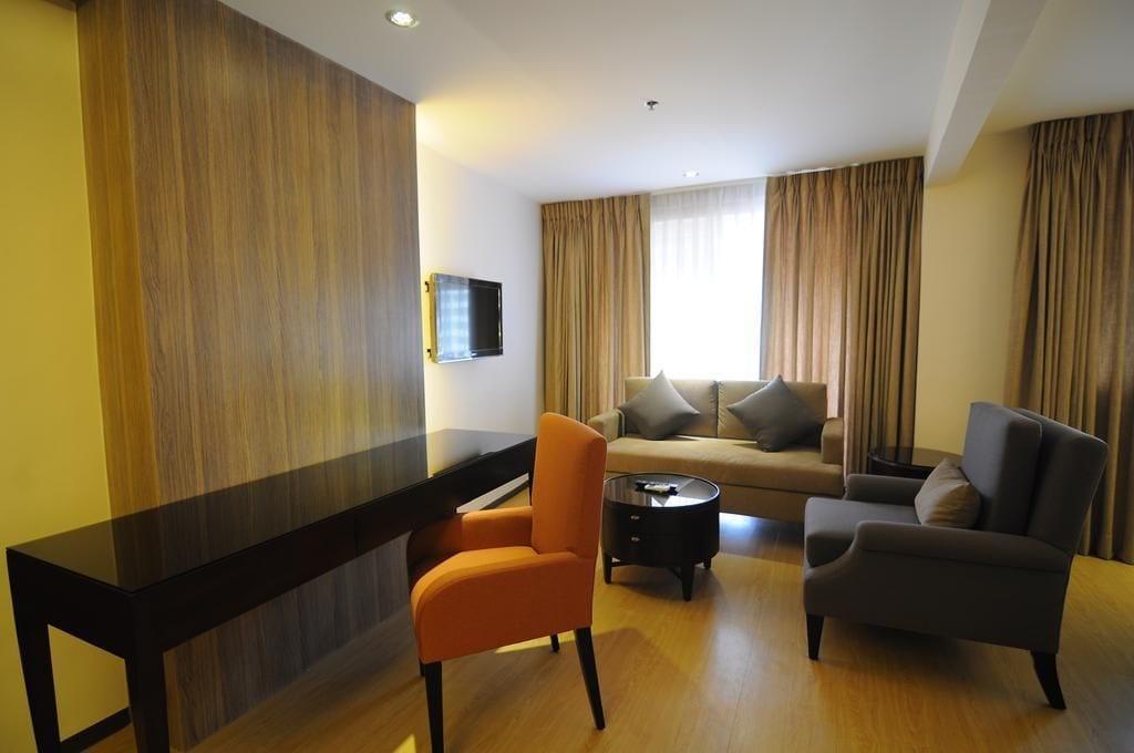 Imperial Palace Suites Кесон-Сіті Екстер'єр фото