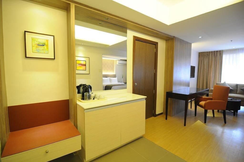 Imperial Palace Suites Кесон-Сіті Екстер'єр фото