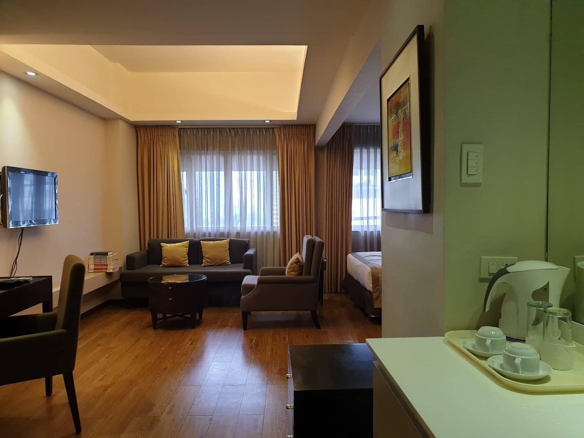 Imperial Palace Suites Кесон-Сіті Екстер'єр фото