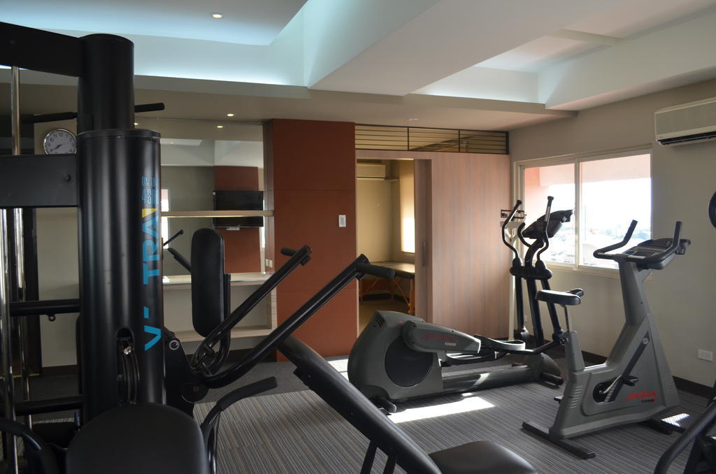 Imperial Palace Suites Кесон-Сіті Екстер'єр фото