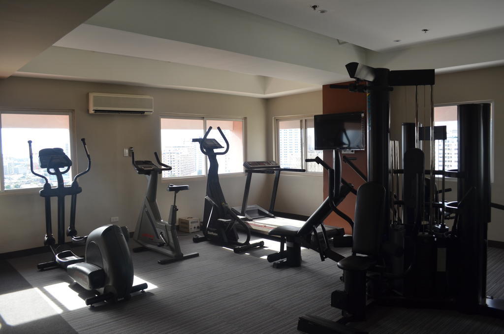 Imperial Palace Suites Кесон-Сіті Екстер'єр фото
