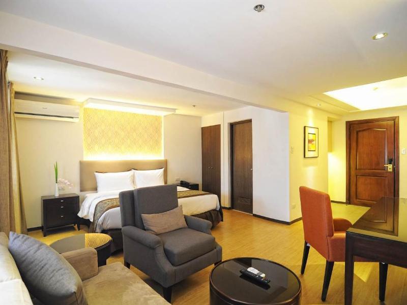 Imperial Palace Suites Кесон-Сіті Екстер'єр фото