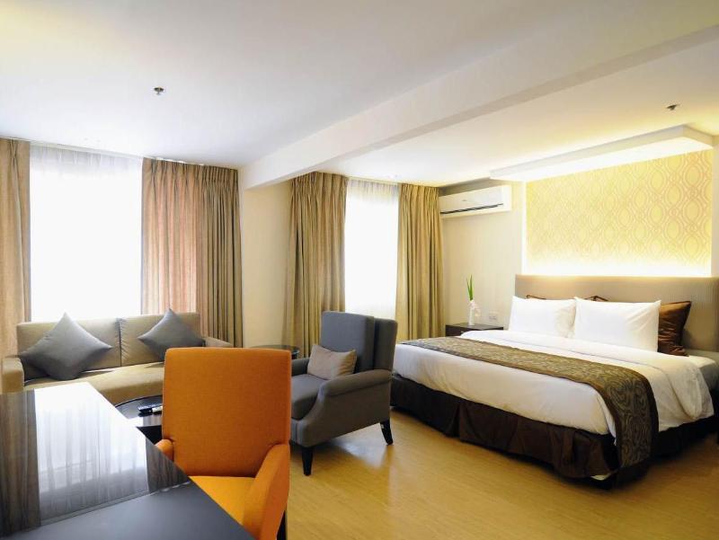 Imperial Palace Suites Кесон-Сіті Екстер'єр фото