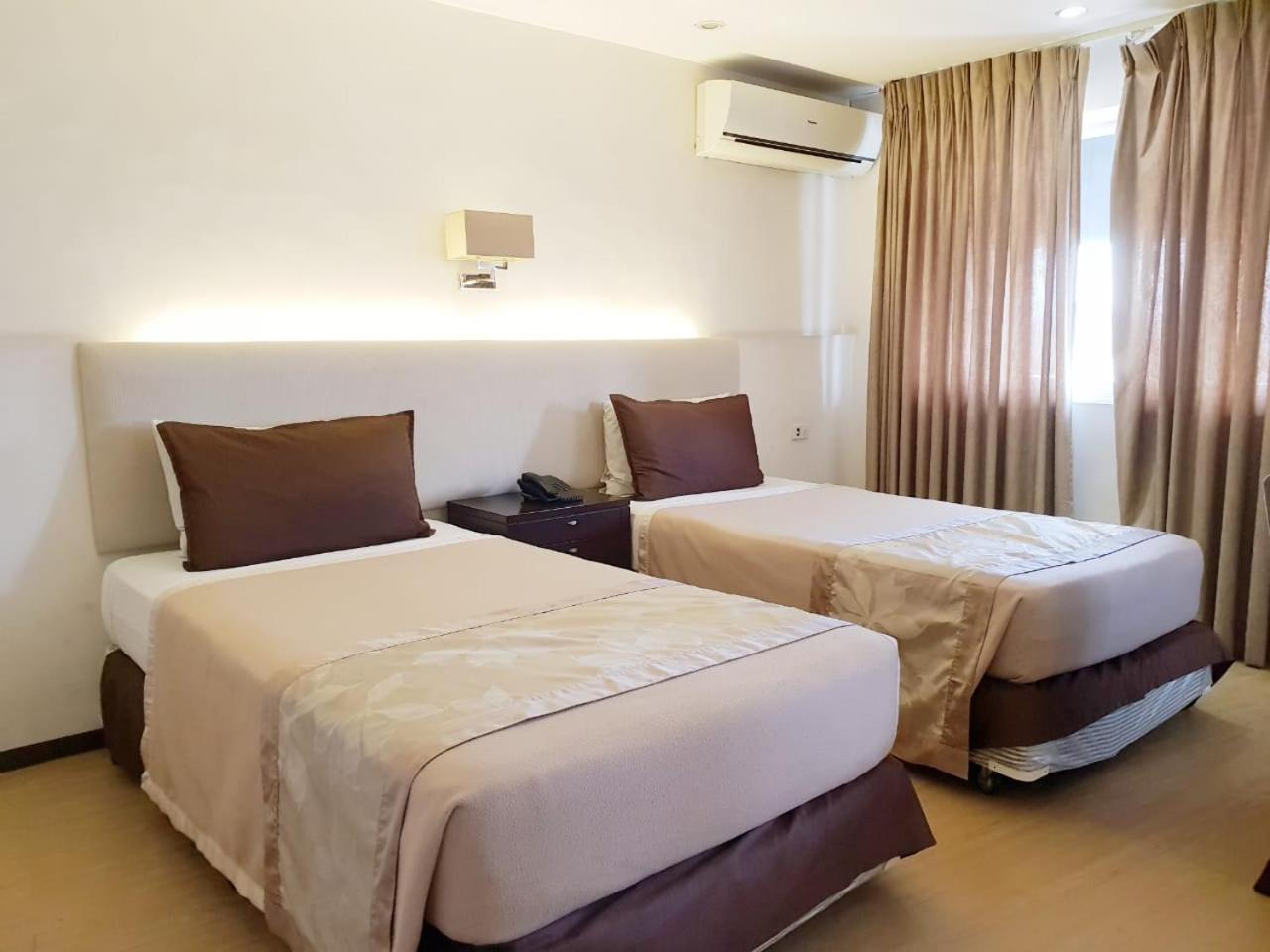 Imperial Palace Suites Кесон-Сіті Екстер'єр фото