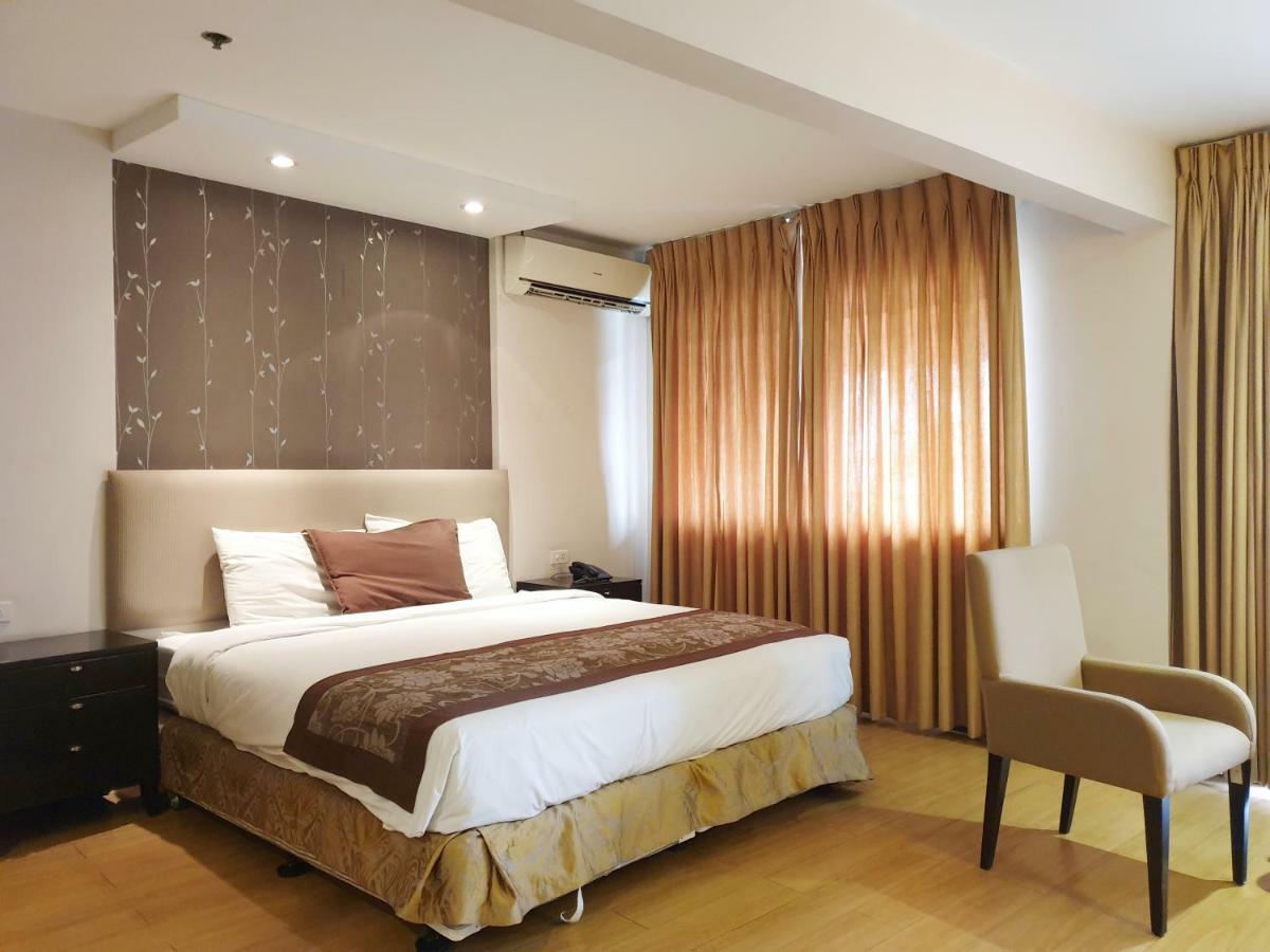Imperial Palace Suites Кесон-Сіті Екстер'єр фото