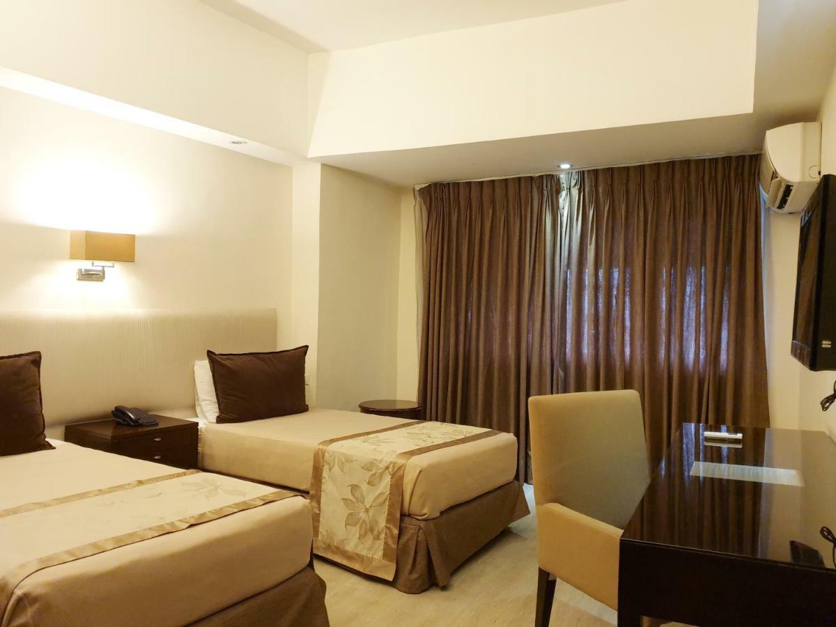 Imperial Palace Suites Кесон-Сіті Екстер'єр фото