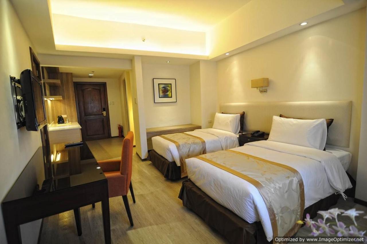Imperial Palace Suites Кесон-Сіті Екстер'єр фото