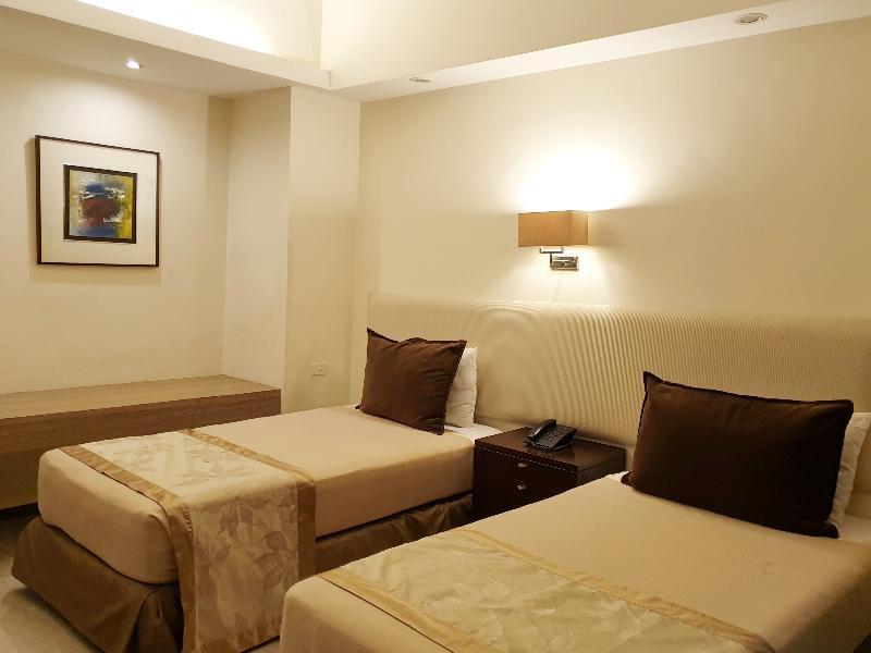 Imperial Palace Suites Кесон-Сіті Екстер'єр фото
